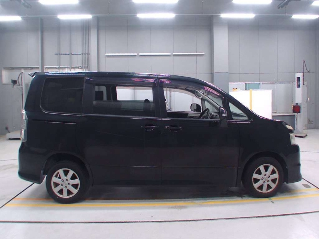 TOYOTA VOXY 2008