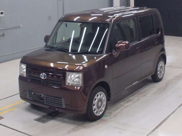 TOYOTA PIXIS SPACE 2016