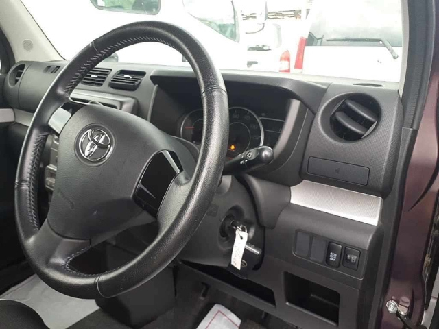 TOYOTA PIXIS SPACE 2016