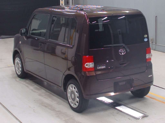 TOYOTA PIXIS SPACE 2016