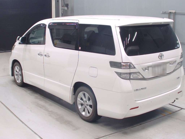 TOYOTA VELLFIRE 2011