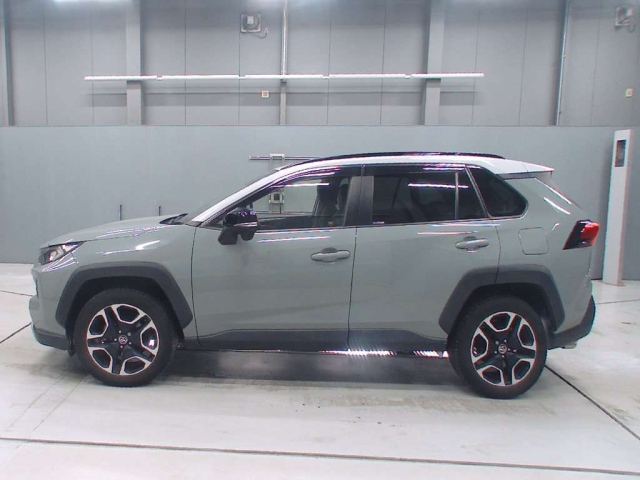 TOYOTA RAV4 2019