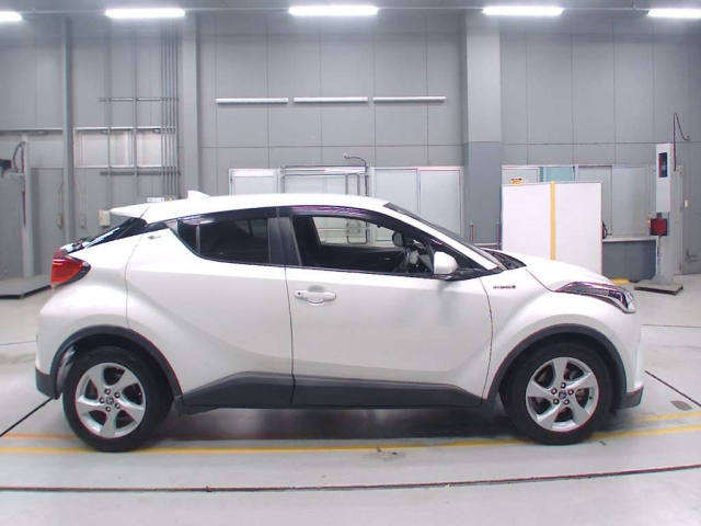 TOYOTA C-HR 2017