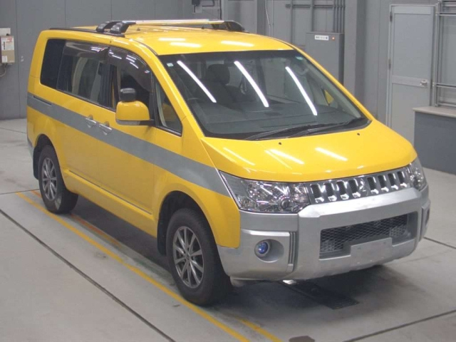MITSUBISHI DELICA D5 2019