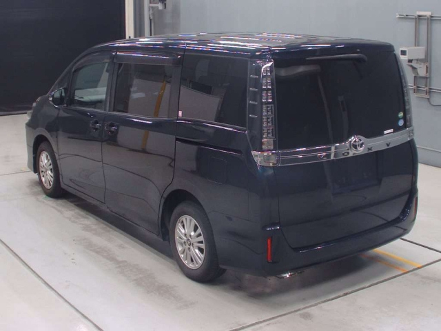 TOYOTA VOXY 2016