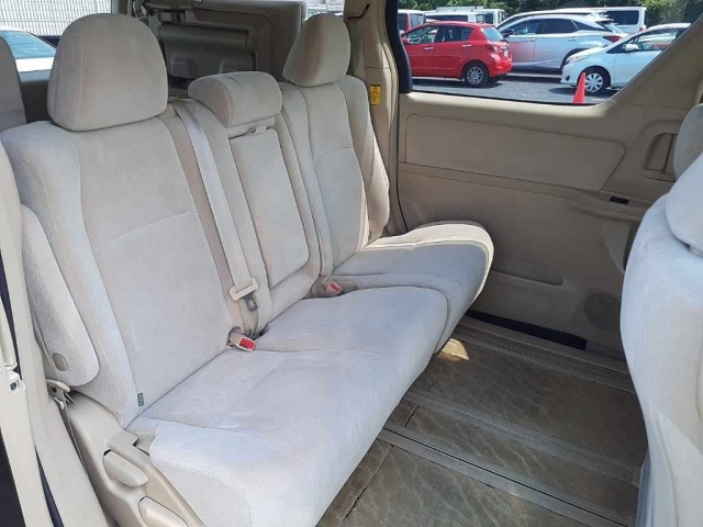 TOYOTA VELLFIRE 2011