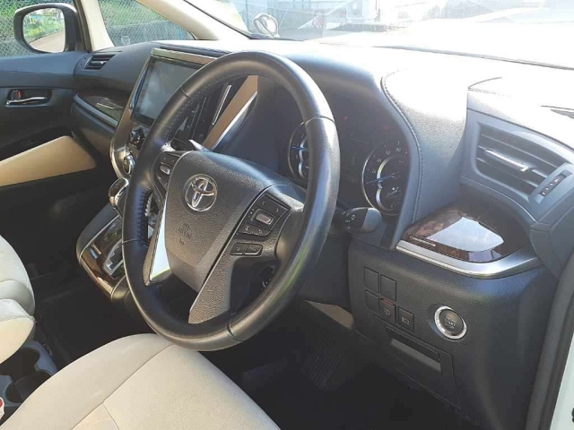 TOYOTA ALPHARD 2022