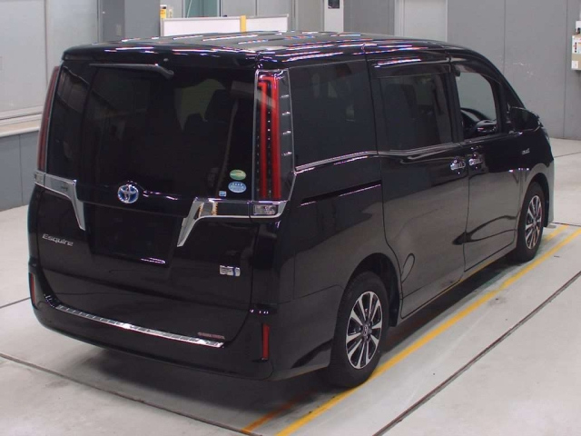 TOYOTA ESQUIRE 2018