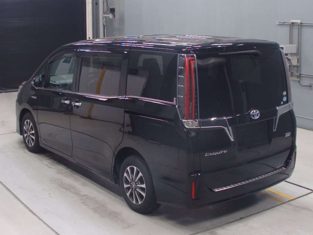 TOYOTA ESQUIRE 2018