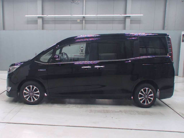 TOYOTA ESQUIRE 2018