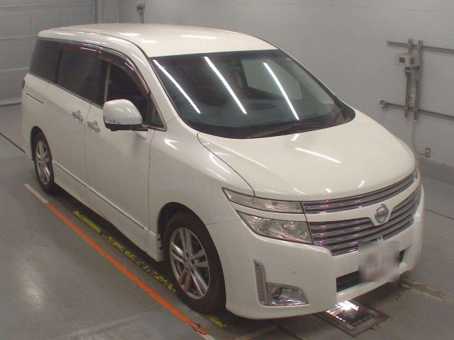 NISSAN ELGRAND 2010