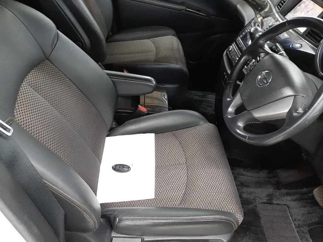 NISSAN ELGRAND 2010