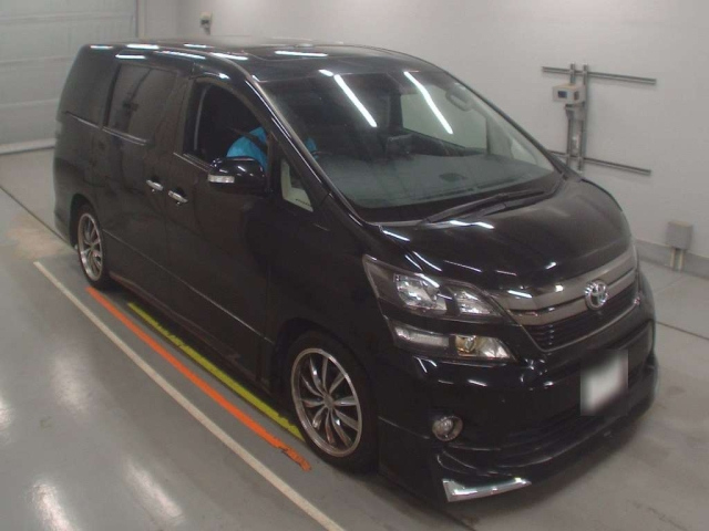 TOYOTA VELLFIRE 2013