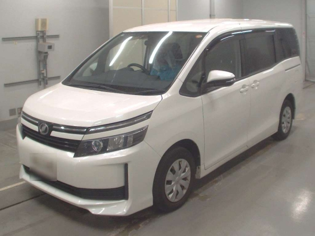 TOYOTA VOXY 2014