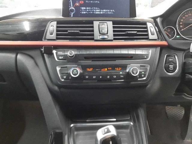 BMW 3 SERIES 2012