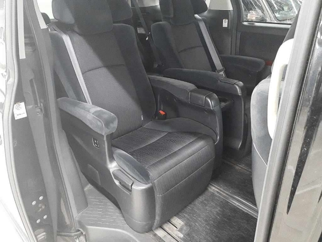 TOYOTA VELLFIRE 2008