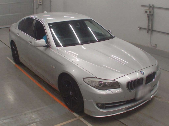BMW 5 SERIES 2013