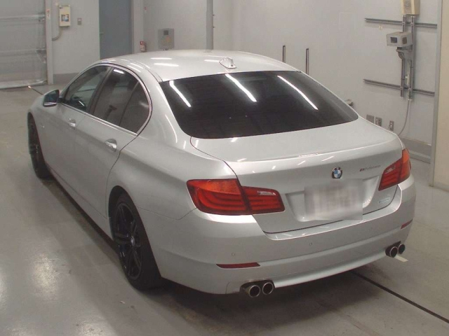 BMW 5 SERIES 2013