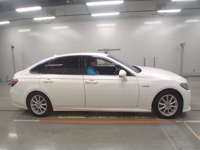 TOYOTA CROWN 2019