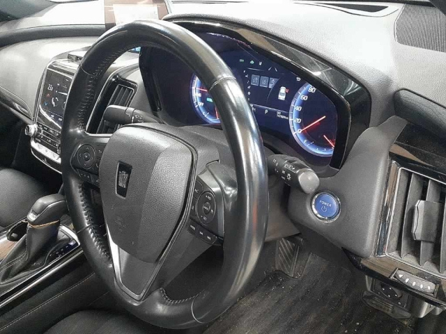 TOYOTA CROWN 2019