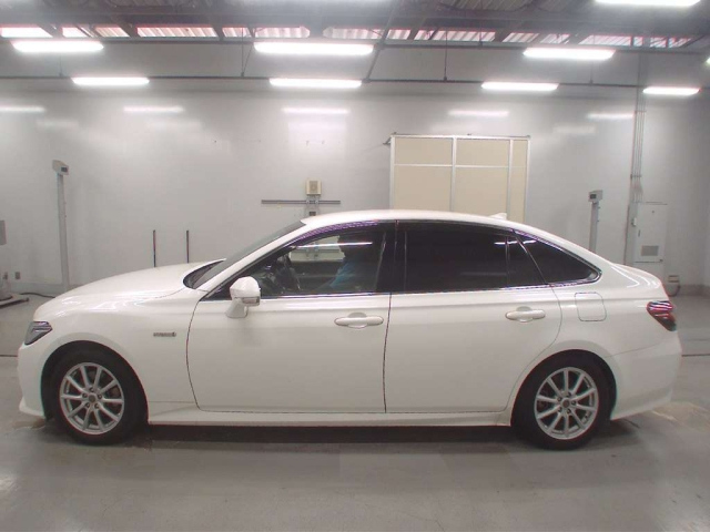TOYOTA CROWN 2019