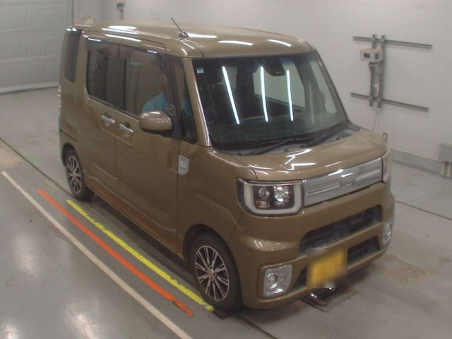 DAIHATSU WAKE 2016