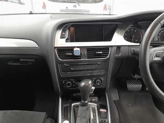 AUDI A4 2008
