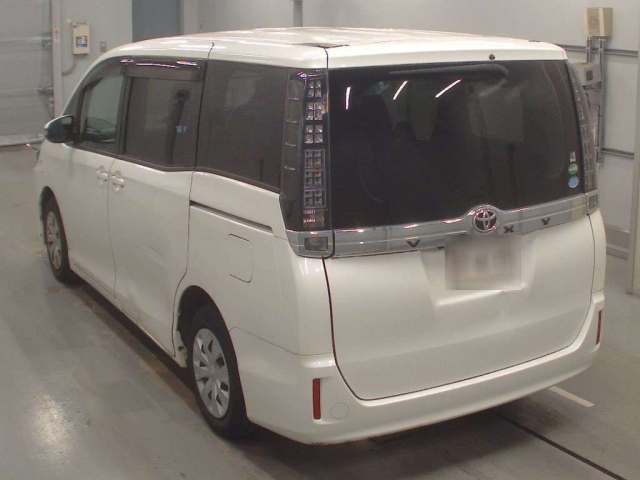 TOYOTA VOXY 2016