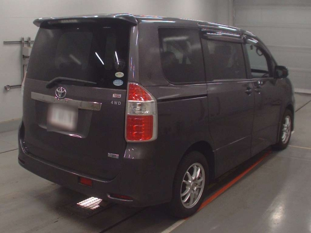 TOYOTA NOAH 2008