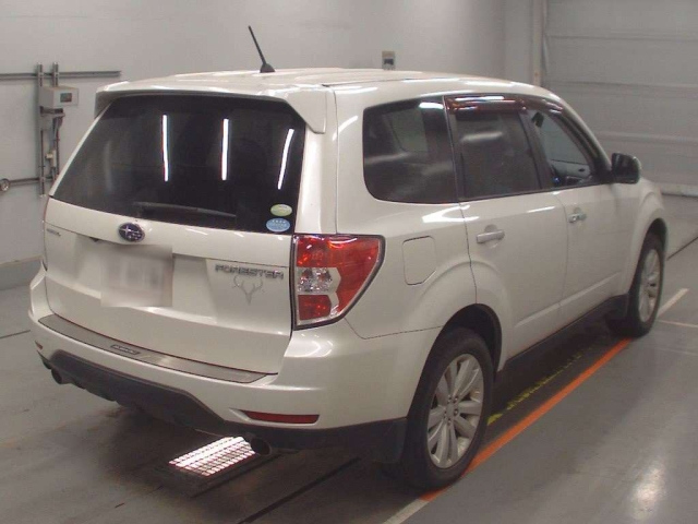 SUBARU FORESTER 2011