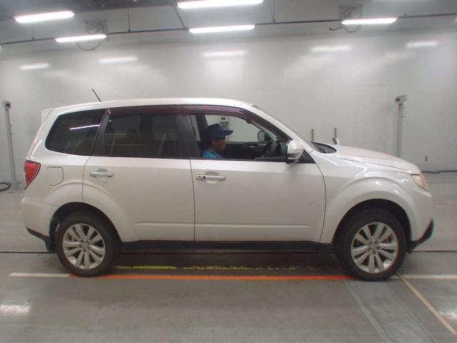 SUBARU FORESTER 2011