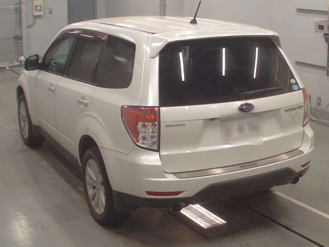 SUBARU FORESTER 2011