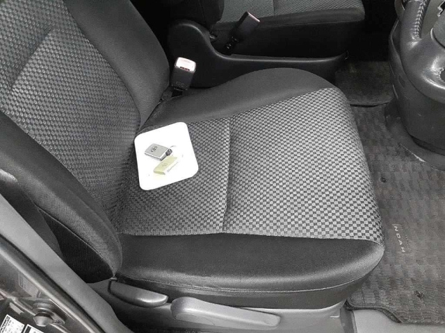 TOYOTA NOAH 2008