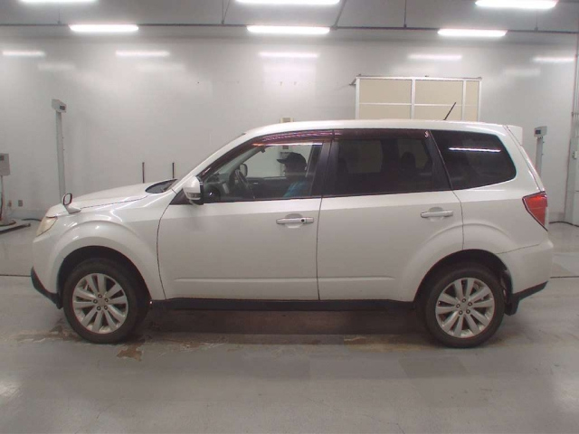 SUBARU FORESTER 2011