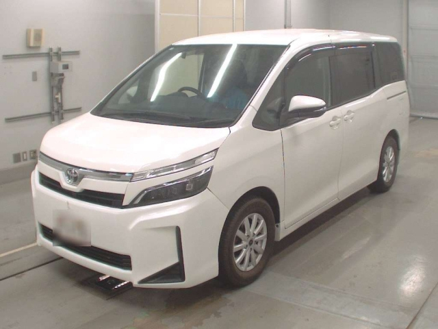 TOYOTA VOXY 2018
