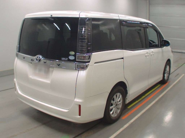 TOYOTA VOXY 2018