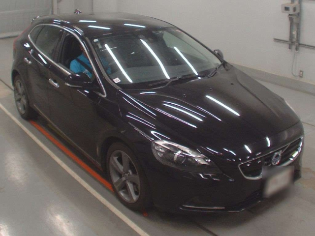 VOLVO V40 2014