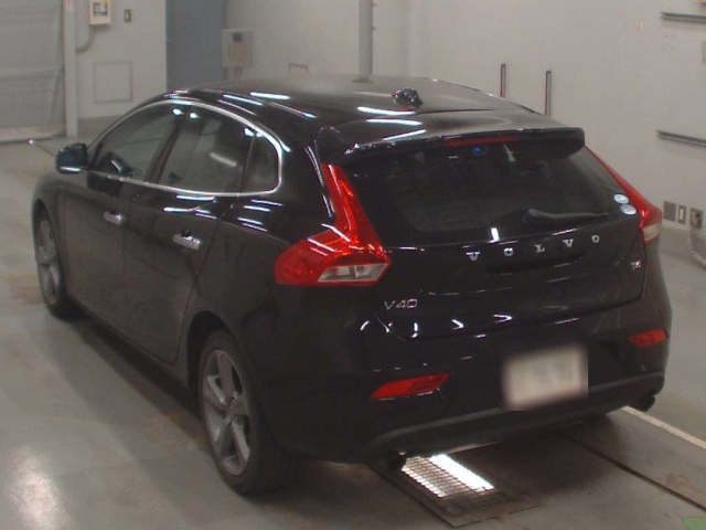 VOLVO V40 2014