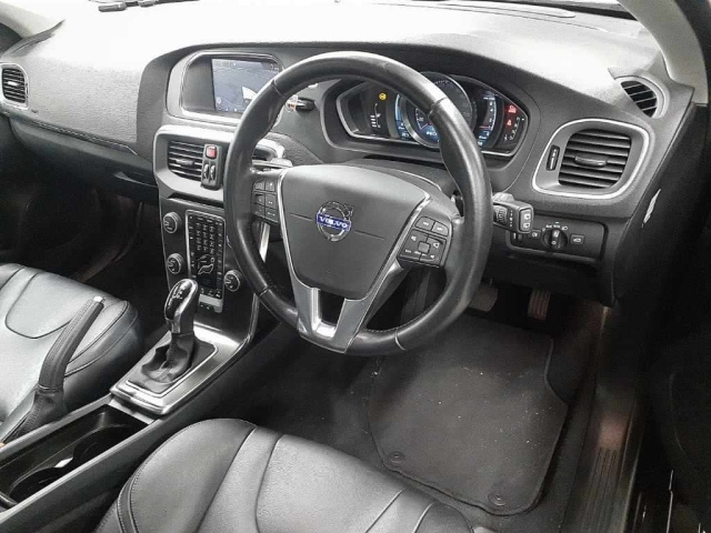 VOLVO V40 2014