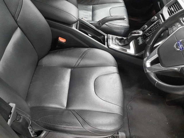 VOLVO V40 2014