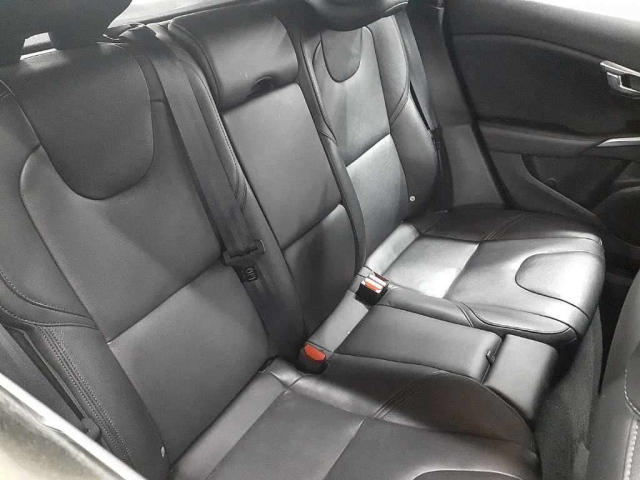 VOLVO V40 2014
