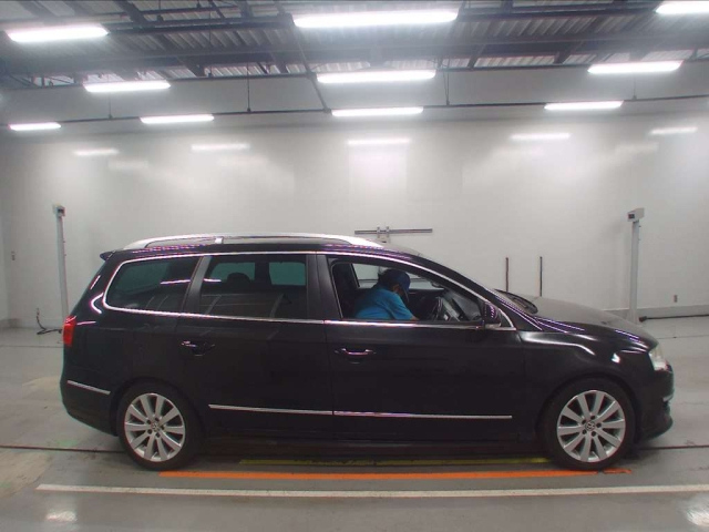 VOLKSWAGEN PASSAT VARIANT 2010