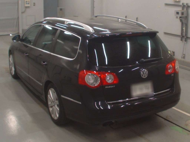 VOLKSWAGEN PASSAT VARIANT 2010