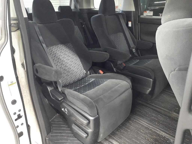 TOYOTA ALPHARD 2016
