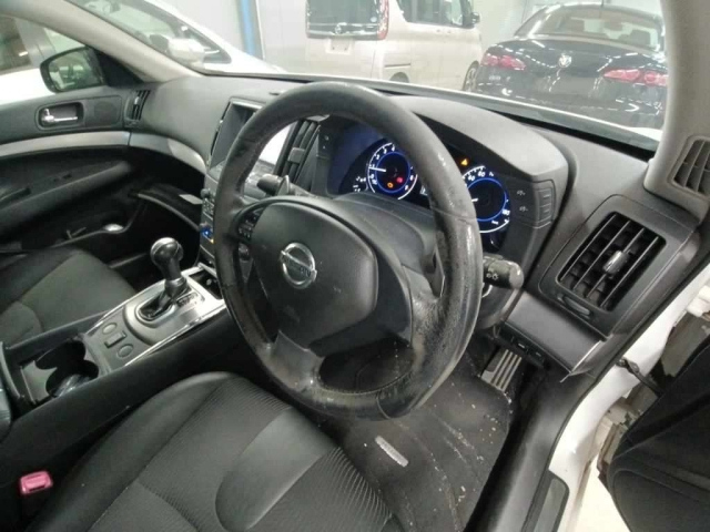 NISSAN SKYLINE 2011