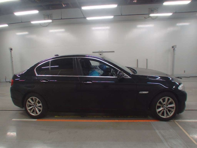 BMW 5 SERIES 2012