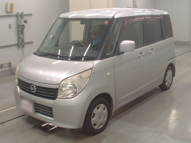 NISSAN ROOX 2012