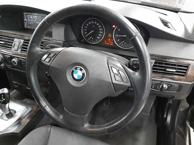 BMW 5 SERIES 2010