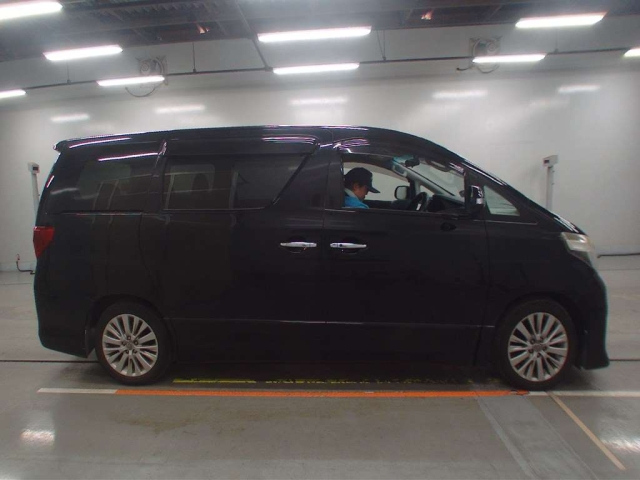 TOYOTA ALPHARD 2011