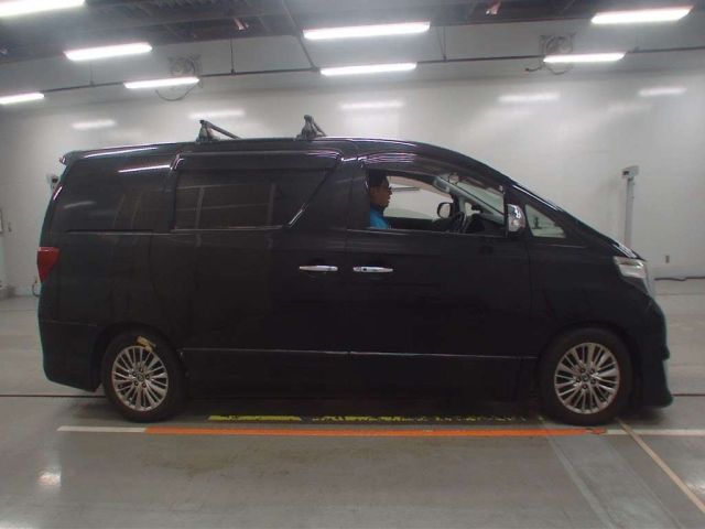 TOYOTA ALPHARD 2013
